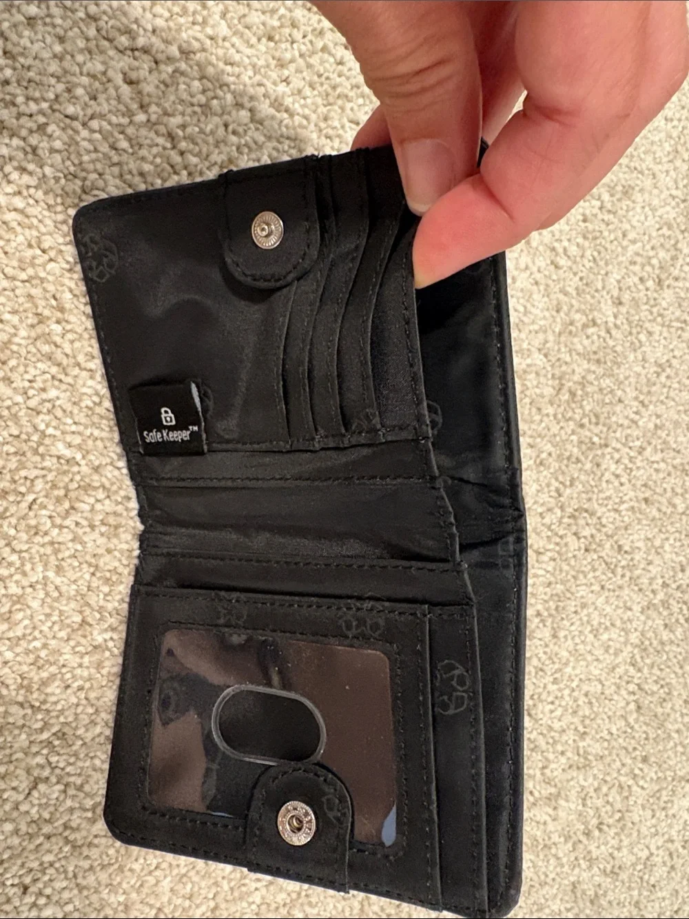 Classic Black Leather Bi-Fold Wallet - Unbranded